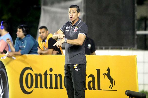 Mesmo atuando com uma equipe mista contra o Vasco (por opção do técnico Milton Mendes, em priorizar a Série A), o Santa Cruz apresentou um futebol organizado