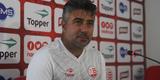 Timbu fez seu ltimo treino antes da viagem para Gois. Tcnico Alexandre Gallo comandou uma movimentao fechada  imprensa. Zagueiro Rafael Pereira, que era dvida para a partida, treinou normalmente com o elenco e no deve ser problema.