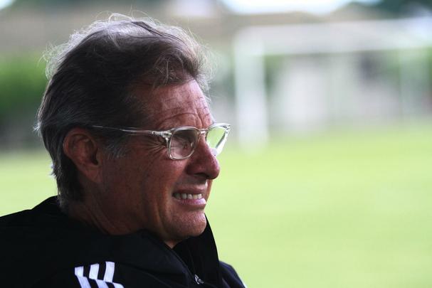 Jogadores do Sport fazem trabalho com bola no Centro de Treinamento do clube