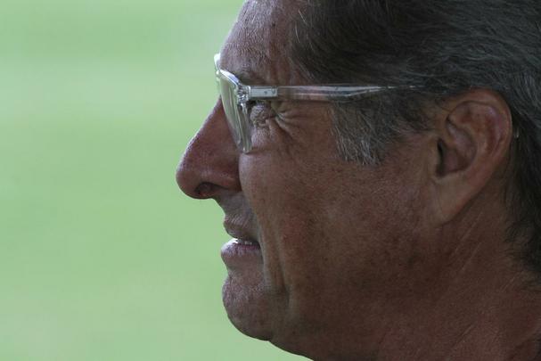 Jogadores do Sport fazem trabalho com bola no Centro de Treinamento do clube