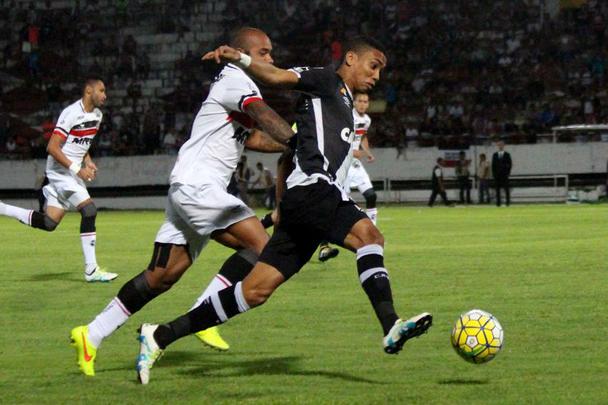 Santa Cruz e Vasco empataram no jogo de ida, no Rio de Janeiro, em 1 a 1, e voltaram a fazer uma partida equilibrada no Arruda, na noite desta quarta-feira