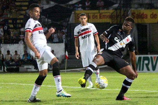 Santa Cruz e Vasco empataram no jogo de ida, no Rio de Janeiro, em 1 a 1, e voltaram a fazer uma partida equilibrada no Arruda, na noite desta quarta-feira