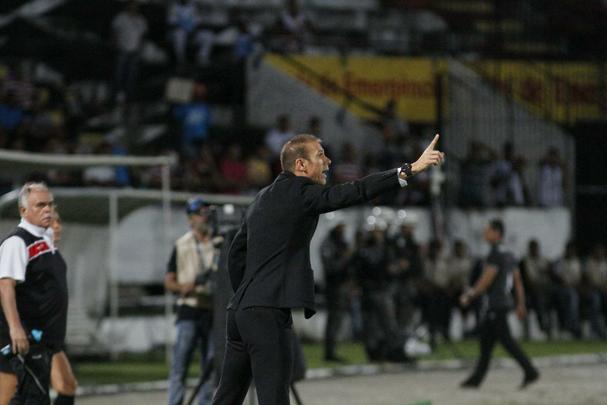 Santa Cruz e Vasco empataram no jogo de ida, no Rio de Janeiro, em 1 a 1, e voltaram a fazer uma partida equilibrada no Arruda, na noite desta quarta-feira