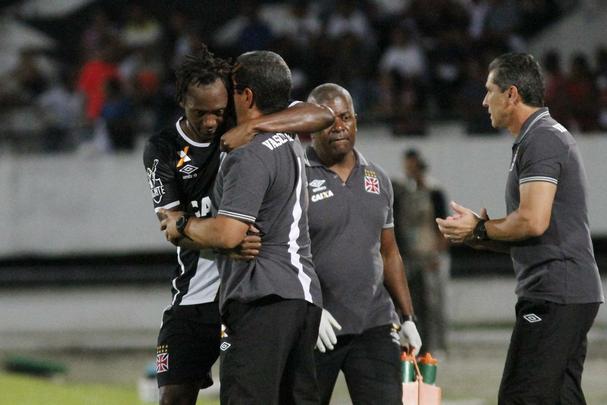 Santa Cruz e Vasco empataram no jogo de ida, no Rio de Janeiro, em 1 a 1, e voltaram a fazer uma partida equilibrada no Arruda, na noite desta quarta-feira