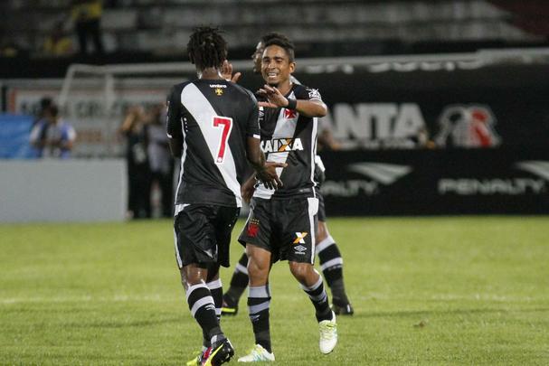 Santa Cruz e Vasco empataram no jogo de ida, no Rio de Janeiro, em 1 a 1, e voltaram a fazer uma partida equilibrada no Arruda, na noite desta quarta-feira