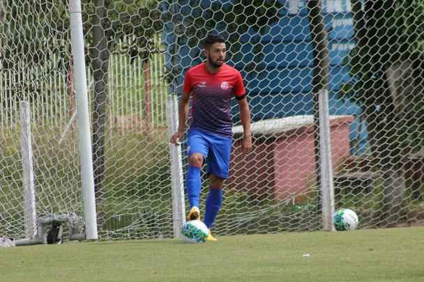 Com pouco espaço no Alvirrubro, o volante Hélder Ribeiro, cria da base, foi emprestado ao clube croata NK Slaven Belupo. O time europeu tem opção de compra do seu passe ao fim do empréstimo.