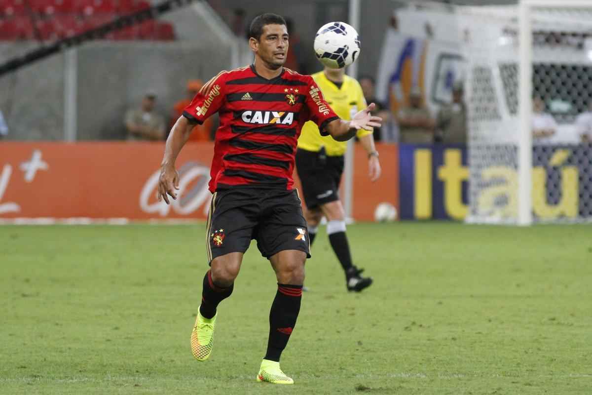 Diego Souza iniciou a sua trajetria pelo Sport aps entrar no decorrer do jogo do duelo com o Palmeiras, pelo Brasileiro da temporada de 2014