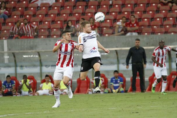 Depois de vencer o Avaí na última rodada, o Náutico venceu a segunda partida seguida na Série B ao fazer 1 a 0 no Tupi, com gol de Léo Santos, no segundo tempo