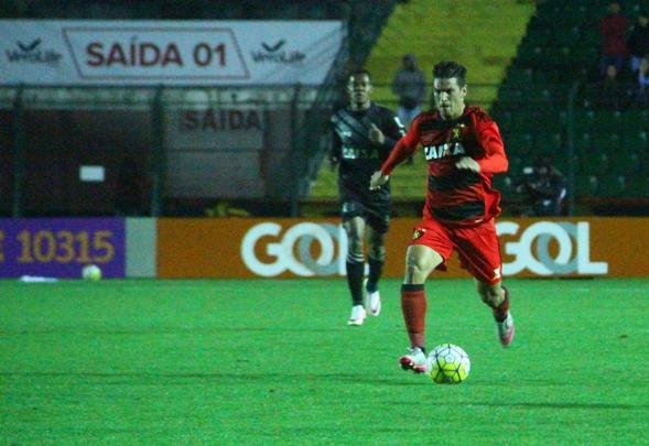 Após primeiro tempo morno, Figueirense e Sport voltaram mais acesos para o segundo tempo e ambos tiveram a chance de sair com a vitória