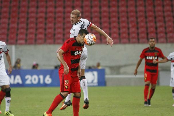 Com gol de Bruno Moraes, no segundo tempo, Tricolor vence o Leão por 1 a 0 e agora enfrentará Sportivo Luqueño-PAR ou Independiente Medellin-COL