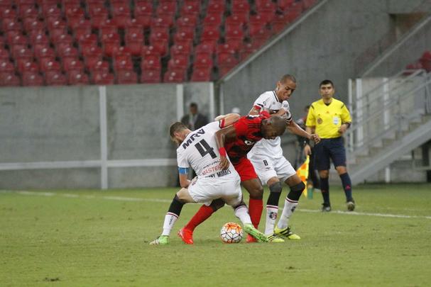 Com gol de Bruno Moraes, no segundo tempo, Tricolor vence o Leão por 1 a 0 e agora enfrentará Sportivo Luqueño-PAR ou Independiente Medellin-COL