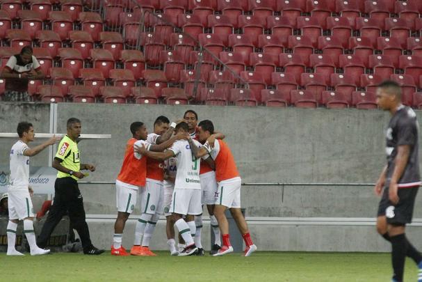 Não faltou luta ao Santa Cruz. E até por conta disso o empate por 2 a 2 nesta quarta-feira, na Arena de Pernambuco, contra a Chapecoense, teve um sabor tão amargo para os corais