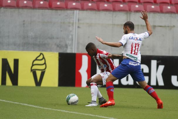 Em partida vlida pela 24 rodada da Srie B do Campeonato Brasileiro, equipes empataram sem gols na Arena de Pernambuco