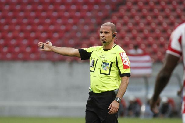 Em partida vlida pela 24 rodada da Srie B do Campeonato Brasileiro, equipes empataram sem gols na Arena de Pernambuco