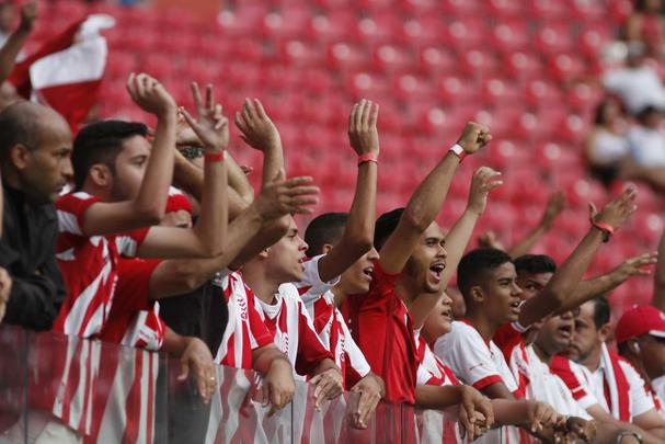 Em partida vlida pela 24 rodada da Srie B do Campeonato Brasileiro, equipes empataram sem gols na Arena de Pernambuco