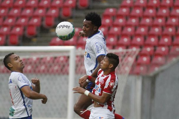 Em partida vlida pela 24 rodada da Srie B do Campeonato Brasileiro, equipes empataram sem gols na Arena de Pernambuco