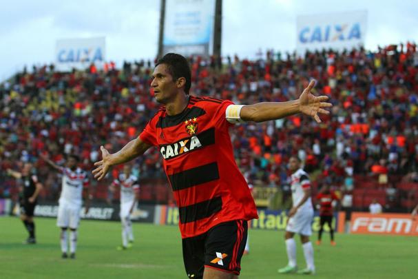 Sport fez todos os gols na etapa final, respira na Série A e dificulta vida do Santa Cruz no Campeonato Brasileiro