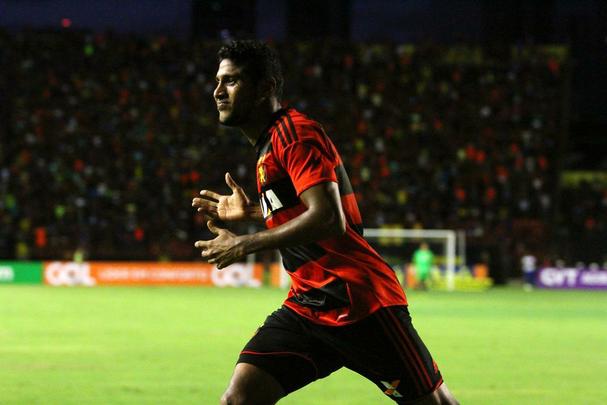 Sport fez todos os gols na etapa final, respira na Série A e dificulta vida do Santa Cruz no Campeonato Brasileiro