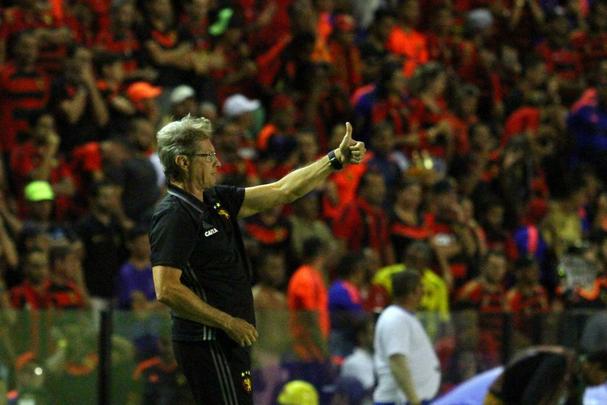 Sport fez todos os gols na etapa final, respira na Série A e dificulta vida do Santa Cruz no Campeonato Brasileiro