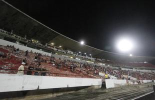 Pouco mais de dois mil torcedores estiveram no Arruda para apoiar o Tricolor diante do Atltico-PR nesta quarta-feira  noite