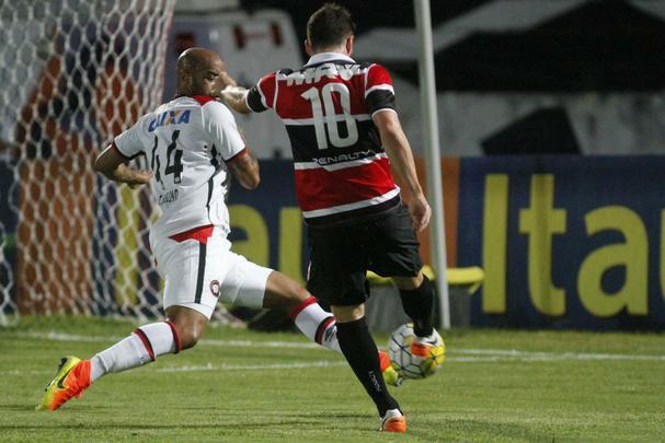 Pouco mais de dois mil torcedores estiveram no Arruda para apoiar o Tricolor diante do Atltico-PR nesta quarta-feira  noite
