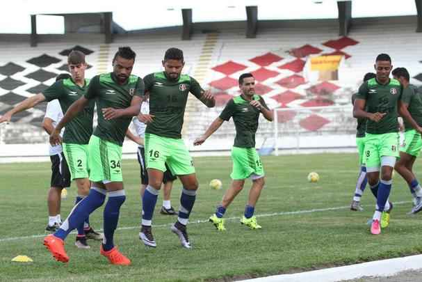 Grafite apareceu no gramado do Arruda para iniciar os trabalhos específicos, enquanto Bruno Moraes e o restante dos jogadores que atuaram frente ao Atlético-PR limitaram-se a trabalhos na academia antes de subirem o campo para apenas assistir às atividades do restante do elenco