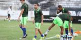Grafite apareceu no gramado do Arruda para iniciar os trabalhos espec�ficos, enquanto Bruno Moraes e o restante dos jogadores que atuaram frente ao Atl�tico-PR limitaram-se a trabalhos na academia antes de subirem o campo para apenas assistir �s atividades do restante do elenco