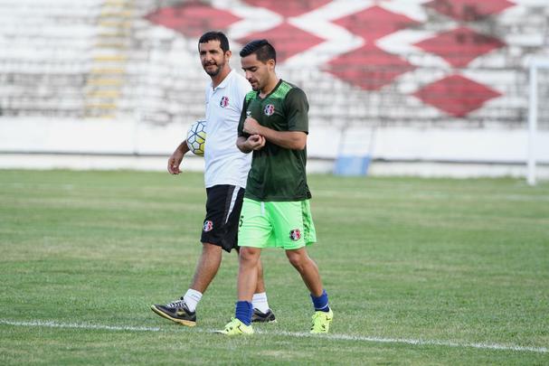 Grafite apareceu no gramado do Arruda para iniciar os trabalhos específicos, enquanto Bruno Moraes e o restante dos jogadores que atuaram frente ao Atlético-PR limitaram-se a trabalhos na academia antes de subirem o campo para apenas assistir às atividades do restante do elenco
