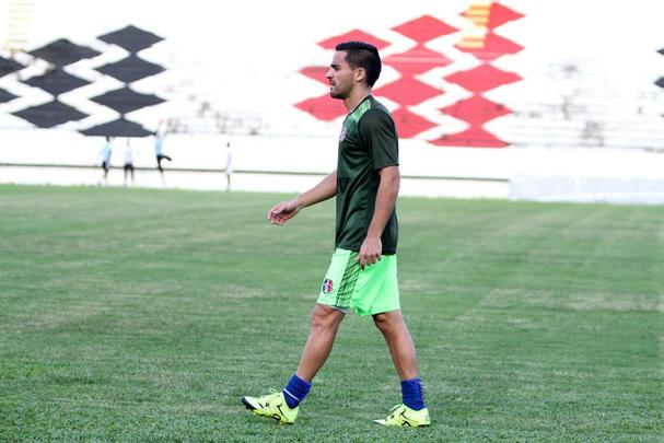 Grafite apareceu no gramado do Arruda para iniciar os trabalhos específicos, enquanto Bruno Moraes e o restante dos jogadores que atuaram frente ao Atlético-PR limitaram-se a trabalhos na academia antes de subirem o campo para apenas assistir às atividades do restante do elenco