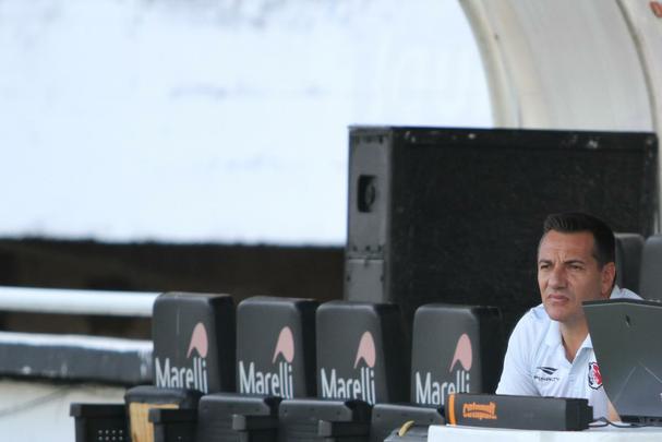 Grafite apareceu no gramado do Arruda para iniciar os trabalhos específicos, enquanto Bruno Moraes e o restante dos jogadores que atuaram frente ao Atlético-PR limitaram-se a trabalhos na academia antes de subirem o campo para apenas assistir às atividades do restante do elenco
