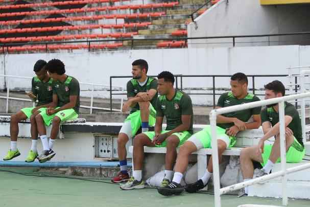 Grafite apareceu no gramado do Arruda para iniciar os trabalhos específicos, enquanto Bruno Moraes e o restante dos jogadores que atuaram frente ao Atlético-PR limitaram-se a trabalhos na academia antes de subirem o campo para apenas assistir às atividades do restante do elenco