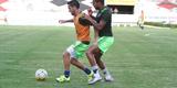 Grafite apareceu no gramado do Arruda para iniciar os trabalhos espec�ficos, enquanto Bruno Moraes e o restante dos jogadores que atuaram frente ao Atl�tico-PR limitaram-se a trabalhos na academia antes de subirem o campo para apenas assistir �s atividades do restante do elenco