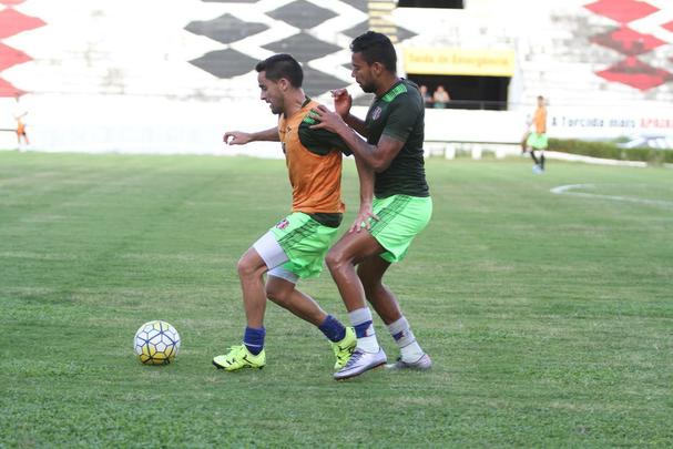 Grafite apareceu no gramado do Arruda para iniciar os trabalhos específicos, enquanto Bruno Moraes e o restante dos jogadores que atuaram frente ao Atlético-PR limitaram-se a trabalhos na academia antes de subirem o campo para apenas assistir às atividades do restante do elenco