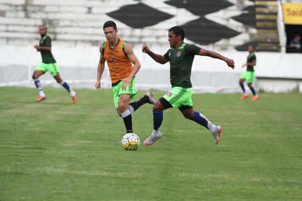 Grafite apareceu no gramado do Arruda para iniciar os trabalhos específicos, enquanto Bruno Moraes e o restante dos jogadores que atuaram frente ao Atlético-PR limitaram-se a trabalhos na academia antes de subirem o campo para apenas assistir às atividades do restante do elenco