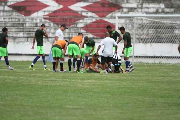 Grafite apareceu no gramado do Arruda para iniciar os trabalhos específicos, enquanto Bruno Moraes e o restante dos jogadores que atuaram frente ao Atlético-PR limitaram-se a trabalhos na academia antes de subirem o campo para apenas assistir às atividades do restante do elenco