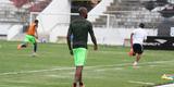 Grafite apareceu no gramado do Arruda para iniciar os trabalhos espec�ficos, enquanto Bruno Moraes e o restante dos jogadores que atuaram frente ao Atl�tico-PR limitaram-se a trabalhos na academia antes de subirem o campo para apenas assistir �s atividades do restante do elenco