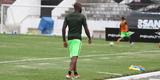 Grafite apareceu no gramado do Arruda para iniciar os trabalhos espec�ficos, enquanto Bruno Moraes e o restante dos jogadores que atuaram frente ao Atl�tico-PR limitaram-se a trabalhos na academia antes de subirem o campo para apenas assistir �s atividades do restante do elenco