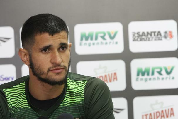 Grafite apareceu no gramado do Arruda para iniciar os trabalhos específicos, enquanto Bruno Moraes e o restante dos jogadores que atuaram frente ao Atlético-PR limitaram-se a trabalhos na academia antes de subirem o campo para apenas assistir às atividades do restante do elenco