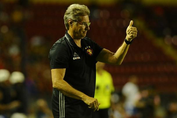 Leão e Peixe fizeram uma partida bastante movimentada, repleta de chances de gols para ambos os lados, na noite deste sábado, na Ilha do Retiro