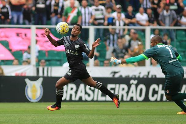 Em um jogo marcado por falhas defensivas, Santa Cruz perde e v o lanterna Amrica-MG se aproximando na tabela