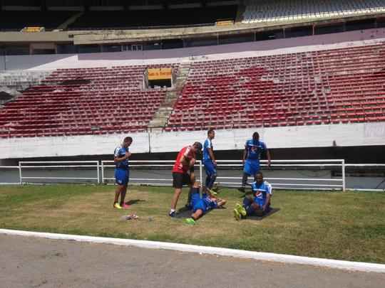 A imprensa s pde assistir ao aquecimento e ao incio dos trabalhos com bola. Depois disso, o treinamento foi fechado.