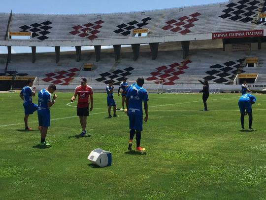 A imprensa s pde assistir ao aquecimento e ao incio dos trabalhos com bola. Depois disso, o treinamento foi fechado.