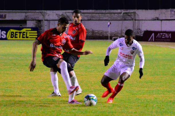Outro time que também encara sete confrontos diretos é o Brasil de Pelotas, atual quinto colocado da Série B, com 41 pontos. Quatro das partidas contra adversários na briga pelo G4 serão em casa. A sequência mais dura é entre a 30ª e a 32ª rodadas, quando joga contra Náutico (fora), Bahia (fora) e Londrina (casa).