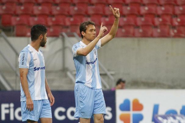 Outro time que vem em ascensão na Série B é o Londrina, que assumiu a quarta vaga no G4 na última rodada. Os paranaenses terão ao todo seis confrontos diretos, sendo três em casa. Uma das vantagens do clube é que dois dos três confrontos jogados fora de casa serão na região Sul do país: contra Brasil de Pelotas (na 32ª rodada) e Criciúma (33ª rodada).