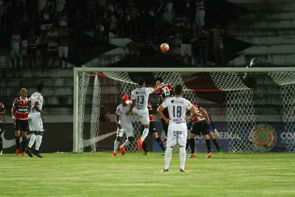 Aos 25 do 2° tempo, Tricolor estava com 3 a 0 de vantagem, placar que o levaria às quartas de final; porém, 6 minutos depois levou gol frustrante em falha de Kölln: 3 a 1