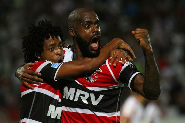 Aos 25 do 2° tempo, Tricolor estava com 3 a 0 de vantagem, placar que o levaria às quartas de final; porém, 6 minutos depois levou gol frustrante em falha de Kölln: 3 a 1