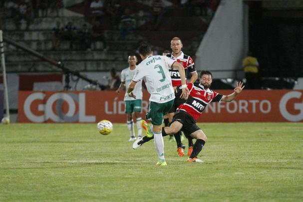 Diante do líder do campeonato, no Arruda, Tricolor voltou a levar gol perto do fim do jogo e sai de campo com o rebaixamento à Série B do Brasileiro ainda mais próximo