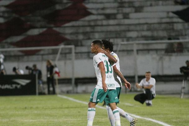 Diante do líder do campeonato, no Arruda, Tricolor voltou a levar gol perto do fim do jogo e sai de campo com o rebaixamento à Série B do Brasileiro ainda mais próximo