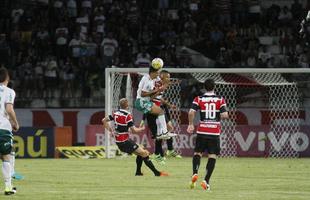 Diante do lder do campeonato, no Arruda, Tricolor voltou a levar gol perto do fim do jogo e sai de campo com o rebaixamento  Srie B do Brasileiro ainda mais prximo