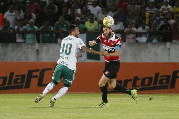 Diante do líder do campeonato, no Arruda, Tricolor voltou a levar gol perto do fim do jogo e sai de campo com o rebaixamento à Série B do Brasileiro ainda mais próximo